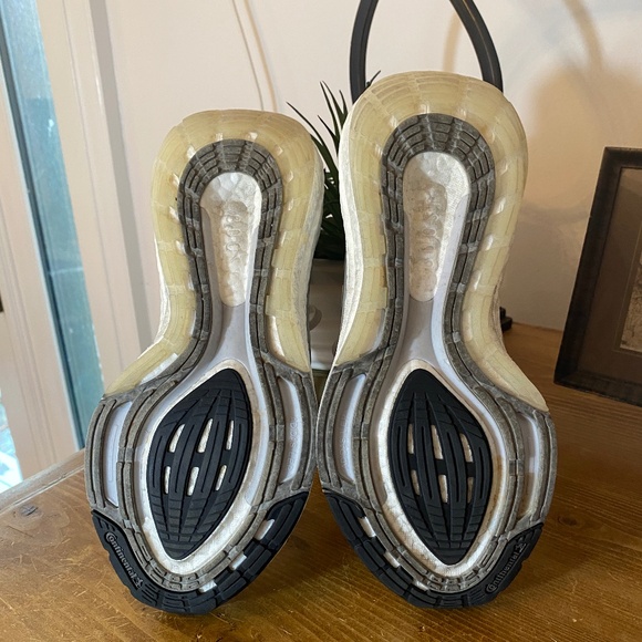 Adidas Primeblue Ultraboost Grey and White Sneakers - Size 8 - Picture 9 of 15